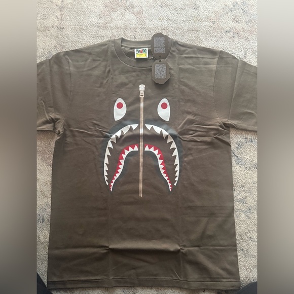 A Bathing Ape BAPE Shark Tee – Size L – NWT + Bag – Authentic- priced to move!